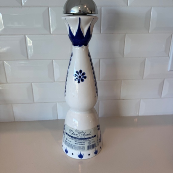 Clase Azul Reposado Tequila Ceramic Bottle Decanter Agave Emble - Bottle 750ML - Picture 2 of 5
